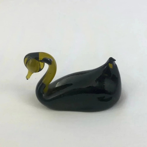 Vintage Avocado Green Glass Swan Figurine - Picture 2 of 7
